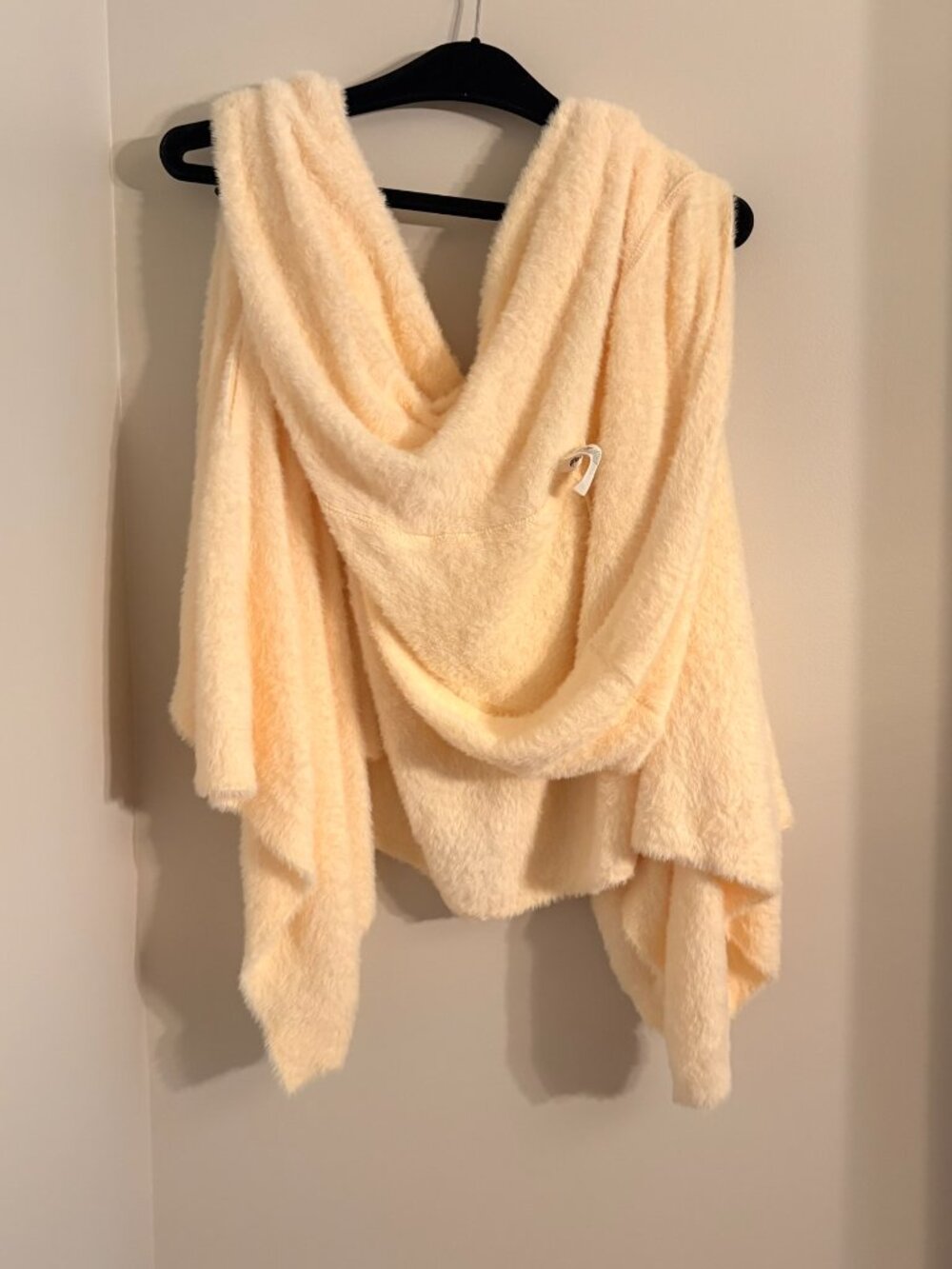 Aerie Marshallow Cape Scarf - Picture 3 of 4